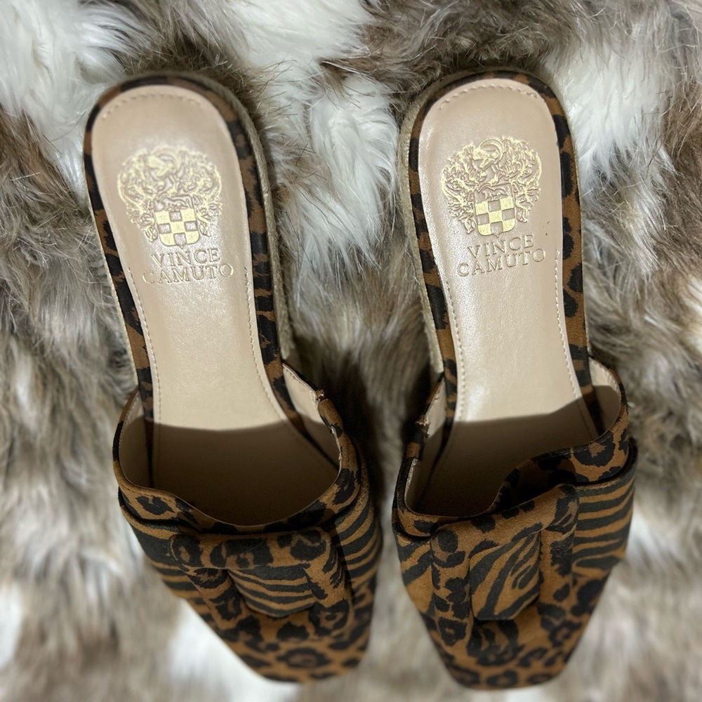 VINCE CAMUTO - Picture 3 of 5